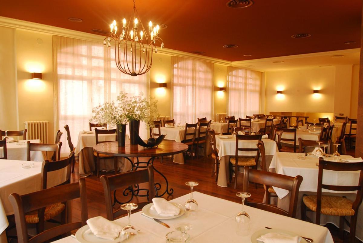 Hotel Iguarena Ezcaray Bagian luar foto
